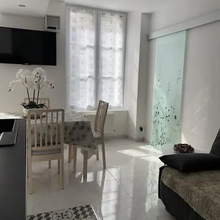 2 Pieces Centre-ville * رامبوييه